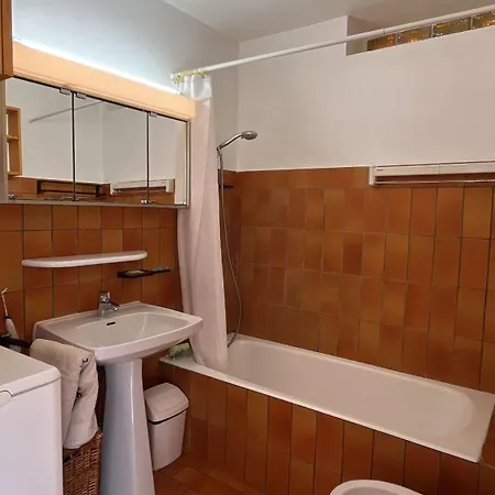 Daire Paisible T2- Plages Et Commerces *